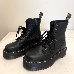 Brand New Dr Marten 1460 Max Leather Platform Boots. Women Size 7.